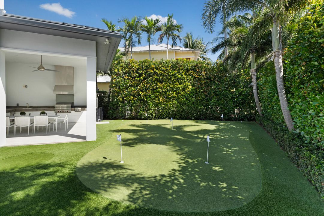 For Sale: $14,495,000 (6 beds, 7 baths, 7911 Square Feet)