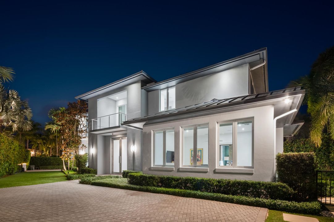 For Sale: $14,495,000 (6 beds, 7 baths, 7911 Square Feet)