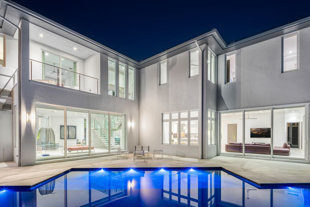 For Sale: $14,495,000 (6 beds, 7 baths, 7911 Square Feet)