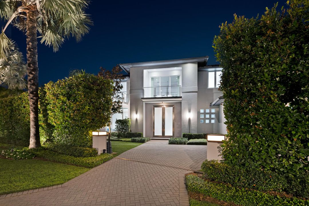For Sale: $14,495,000 (6 beds, 7 baths, 7911 Square Feet)