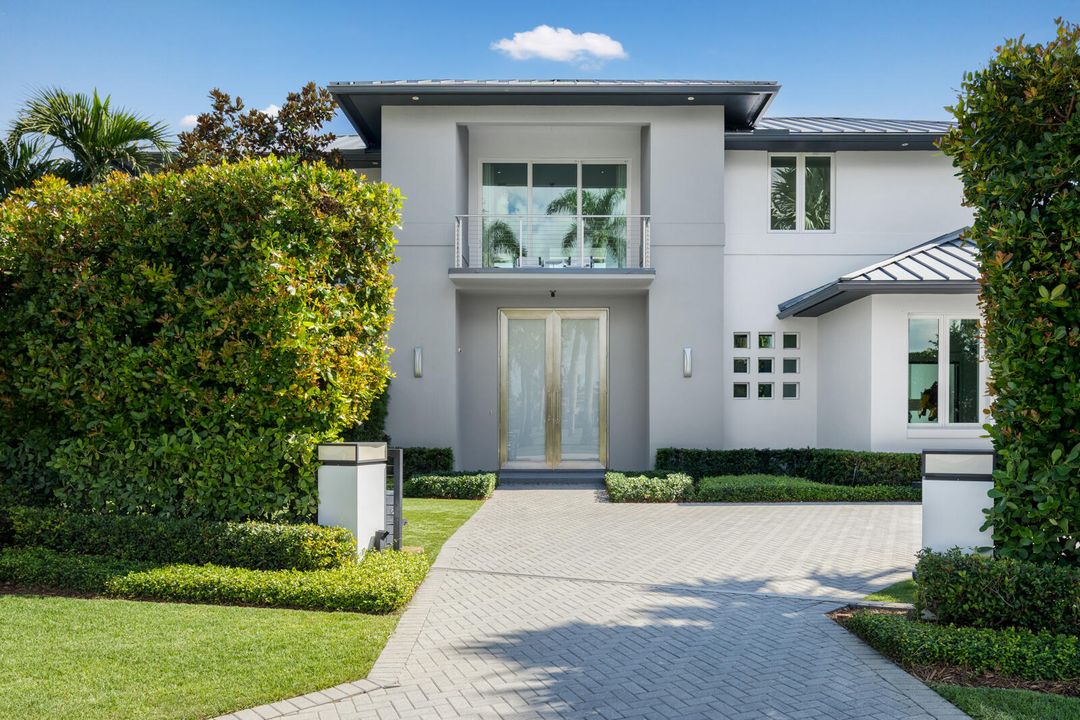 For Sale: $14,495,000 (6 beds, 7 baths, 7911 Square Feet)