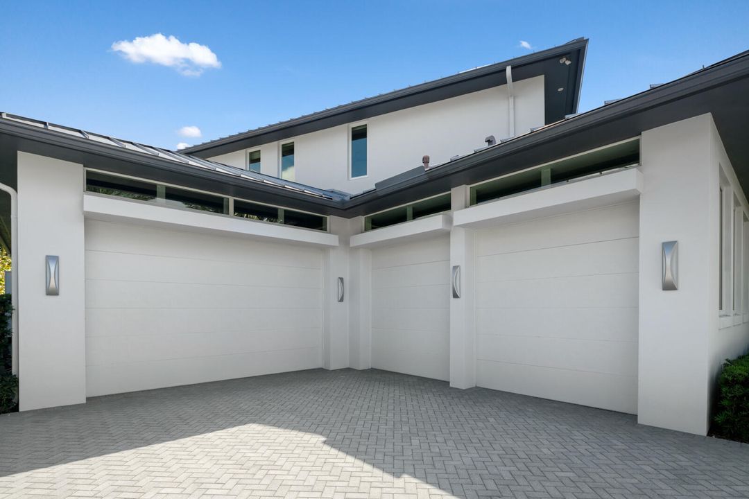 For Sale: $14,495,000 (6 beds, 7 baths, 7911 Square Feet)