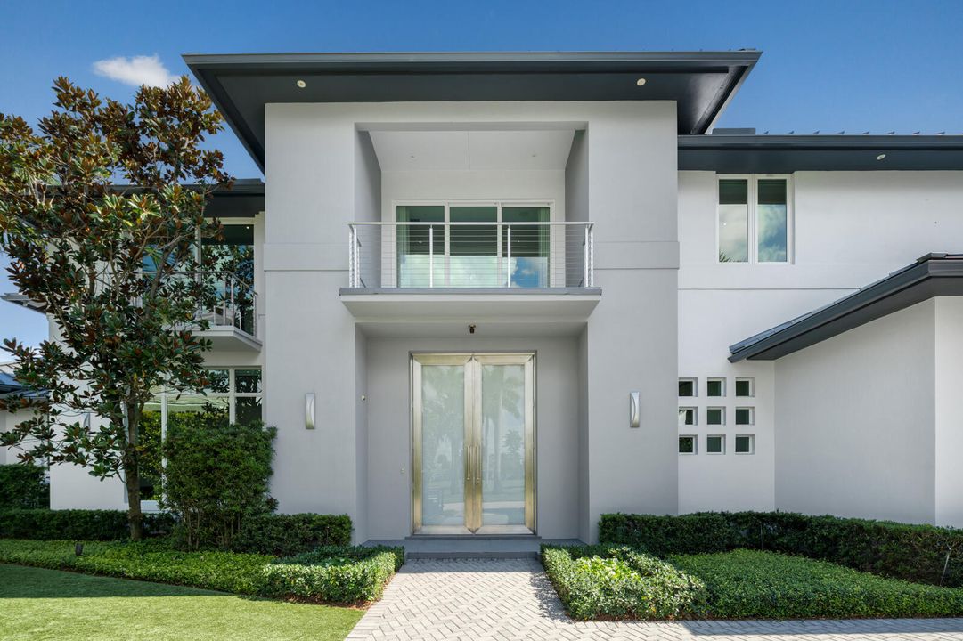 For Sale: $14,495,000 (6 beds, 7 baths, 7911 Square Feet)