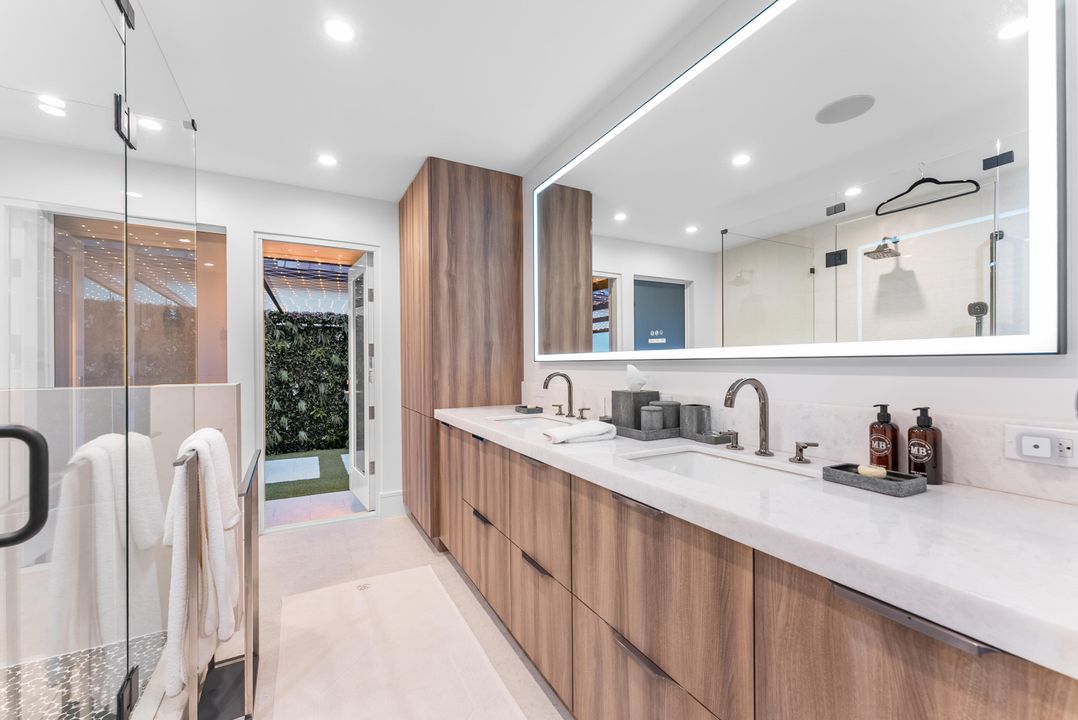 待售: $8,750,000 (8 贝兹, 7 浴室, 6498 平方英尺)