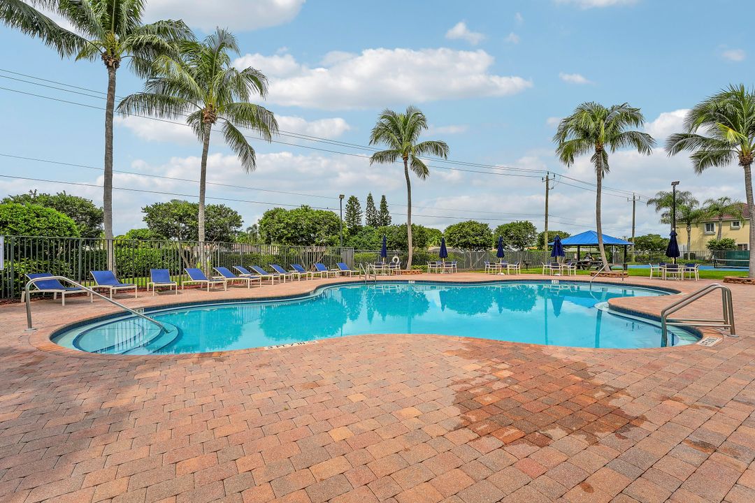 出租: $2,950 (3 贝兹, 2 浴室, 1739 平方英尺)