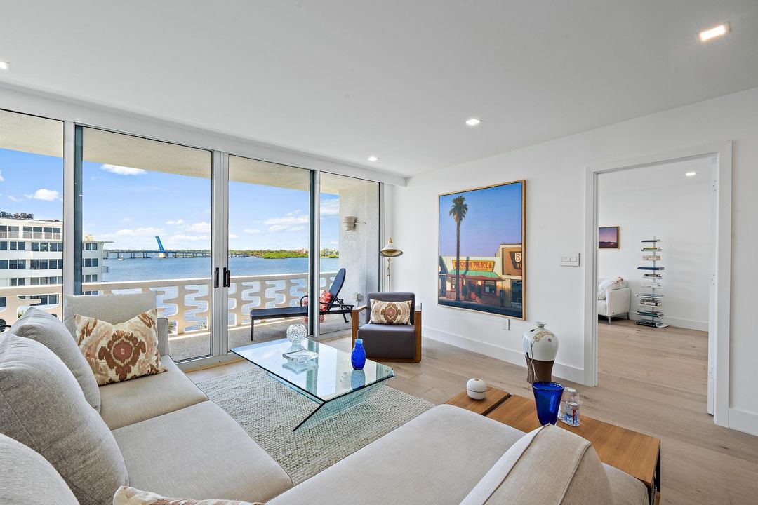 For Sale: $1,250,000 (2 beds, 2 baths, 1212 Square Feet)