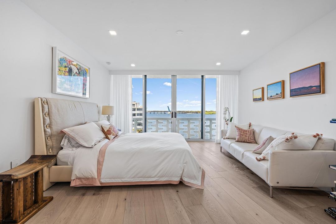 For Sale: $1,250,000 (2 beds, 2 baths, 1212 Square Feet)