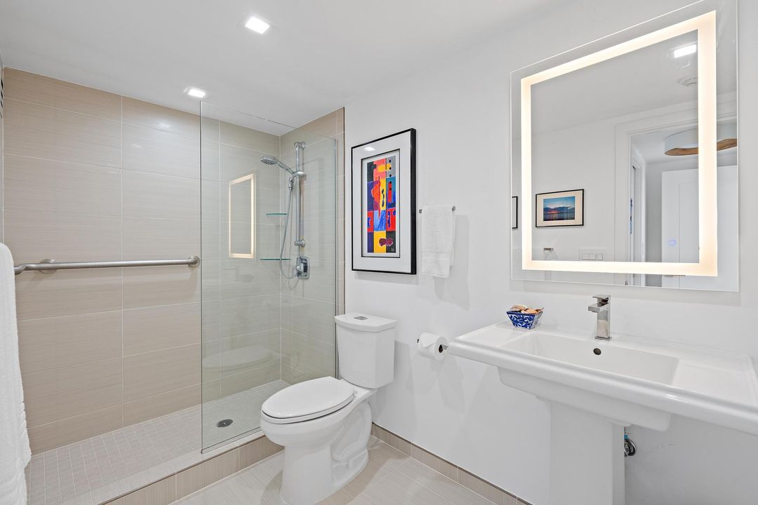 For Sale: $1,250,000 (2 beds, 2 baths, 1212 Square Feet)