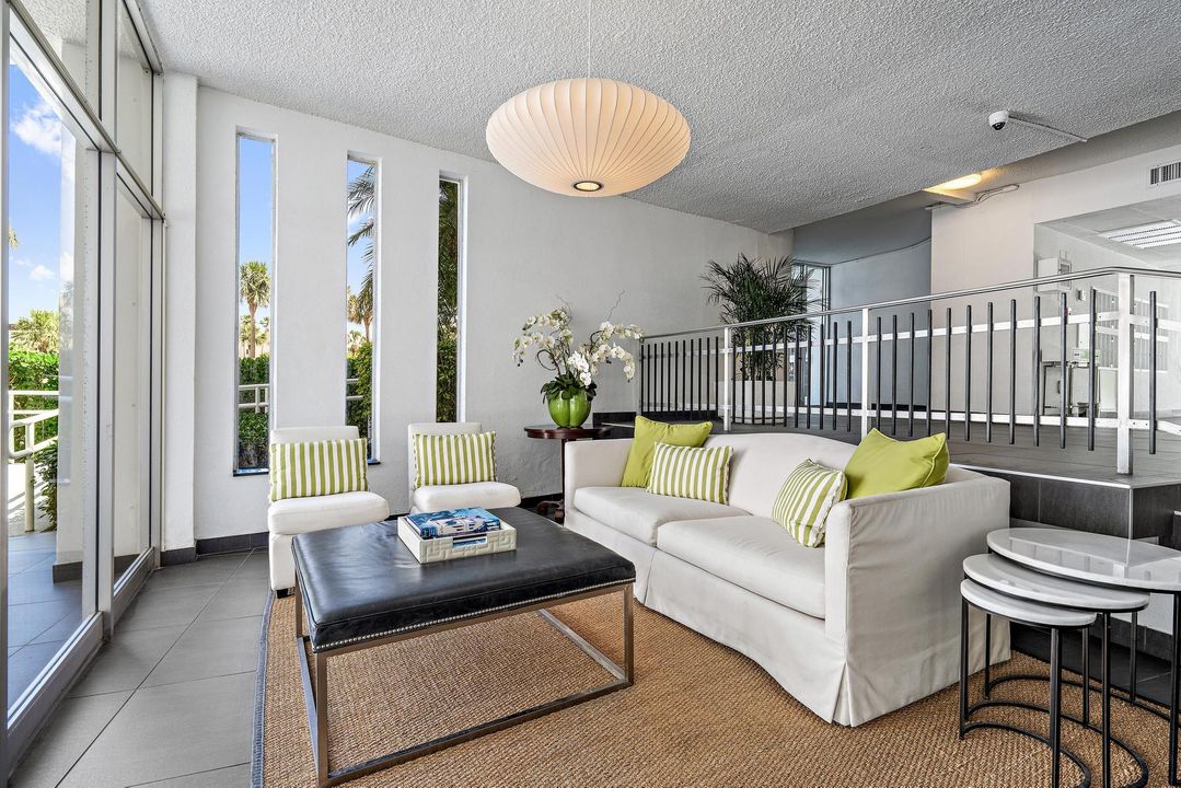 For Sale: $1,250,000 (2 beds, 2 baths, 1212 Square Feet)