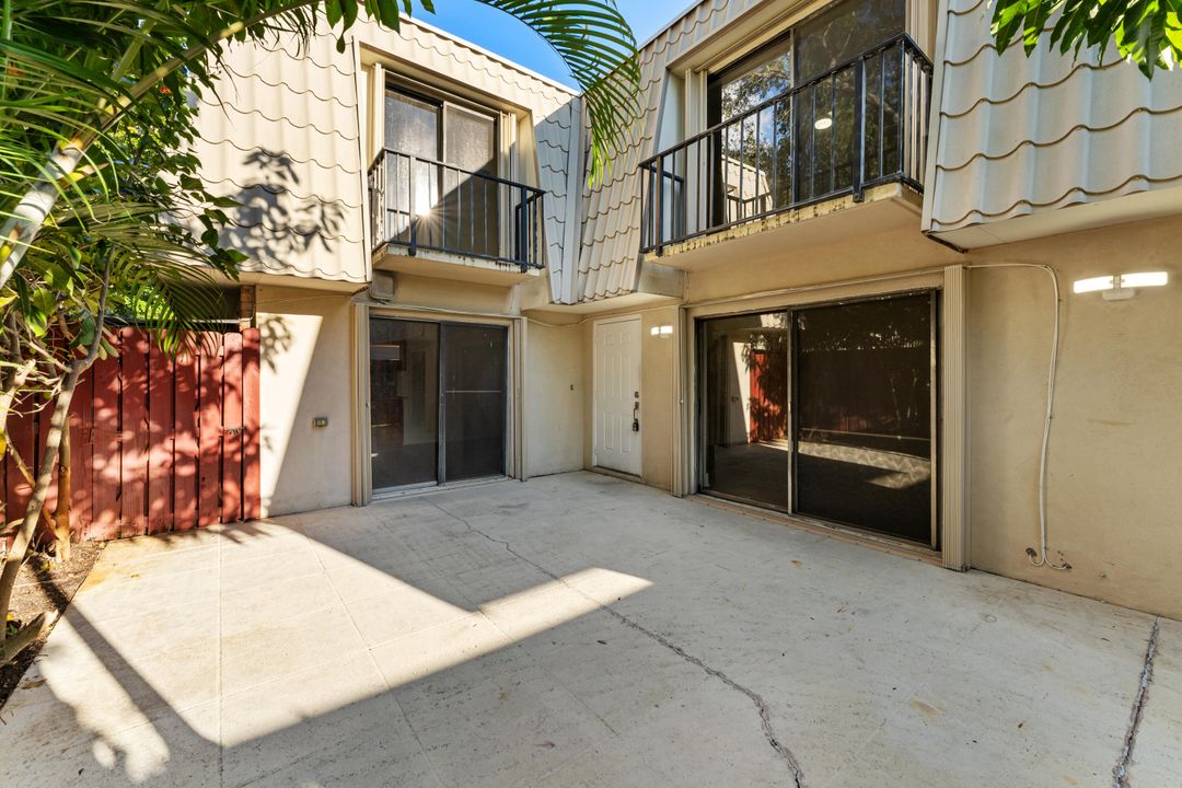 For Rent: $2,800 (3 beds, 2 baths, 1572 Square Feet)