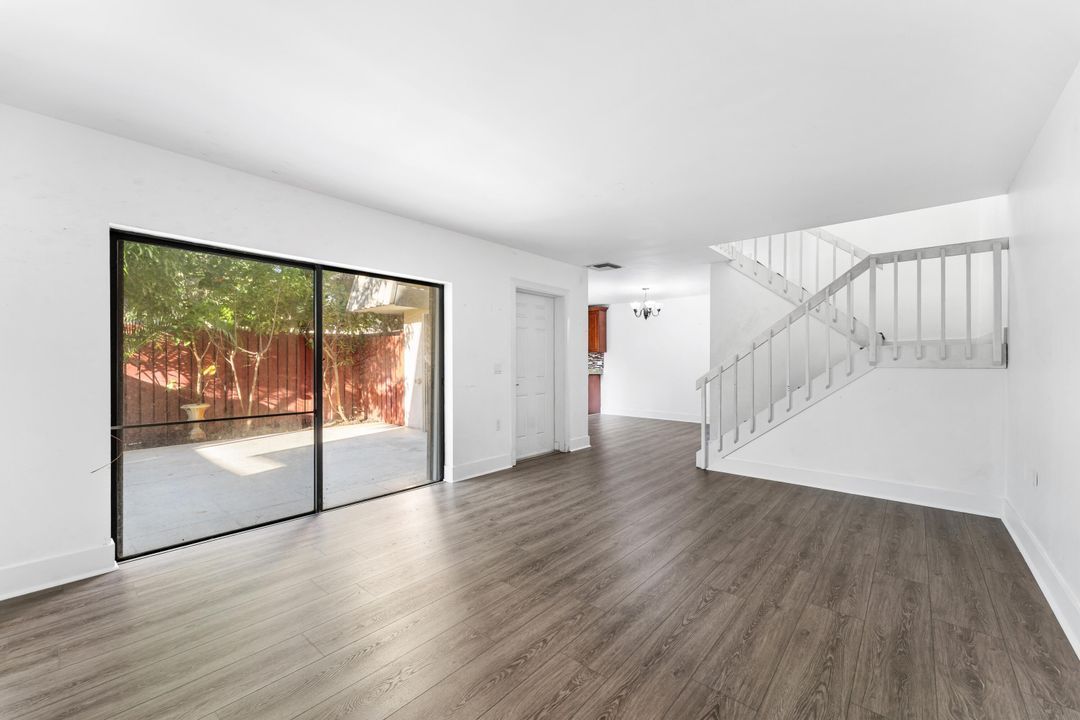 For Rent: $2,800 (3 beds, 2 baths, 1572 Square Feet)