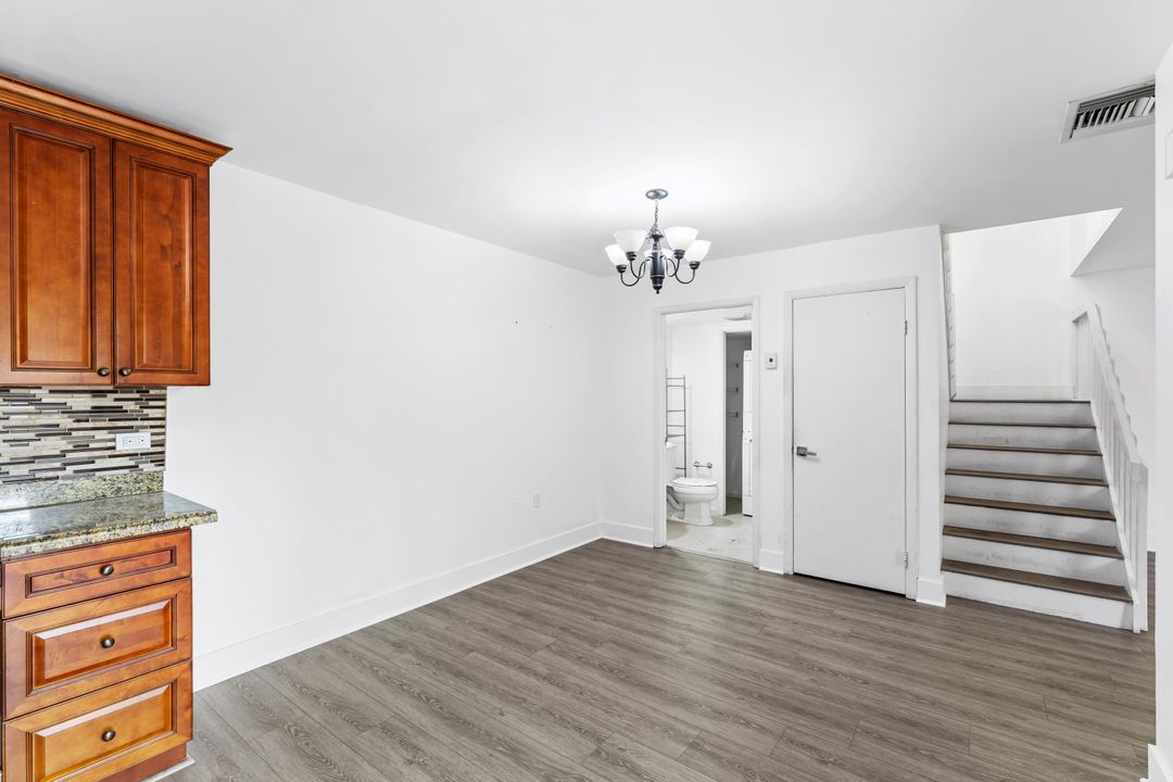 For Rent: $2,800 (3 beds, 2 baths, 1572 Square Feet)