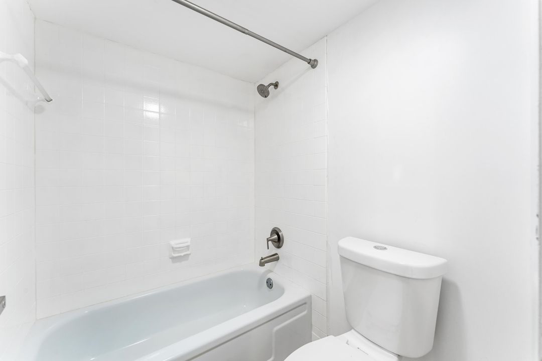 For Rent: $2,800 (3 beds, 2 baths, 1572 Square Feet)