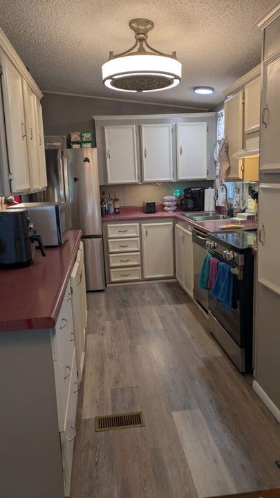 待售: $46,000 (2 贝兹, 2 浴室, 1066 平方英尺)