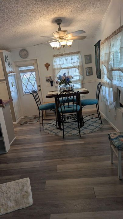 待售: $46,000 (2 贝兹, 2 浴室, 1066 平方英尺)