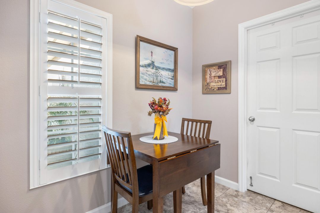 Под контрактом: $455,000 (3 спален, 2 ванн, 1555 Квадратных фут)