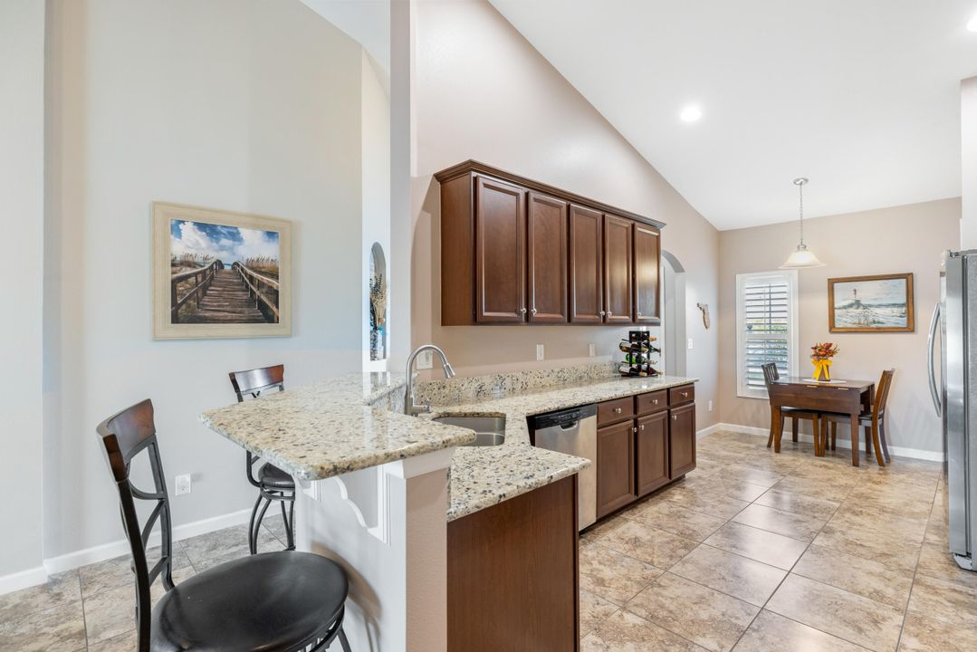 Под контрактом: $455,000 (3 спален, 2 ванн, 1555 Квадратных фут)