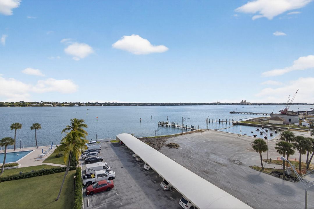 For Sale: $695,000 (3 beds, 2 baths, 1480 Square Feet)