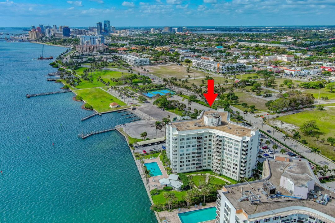 For Sale: $695,000 (3 beds, 2 baths, 1480 Square Feet)