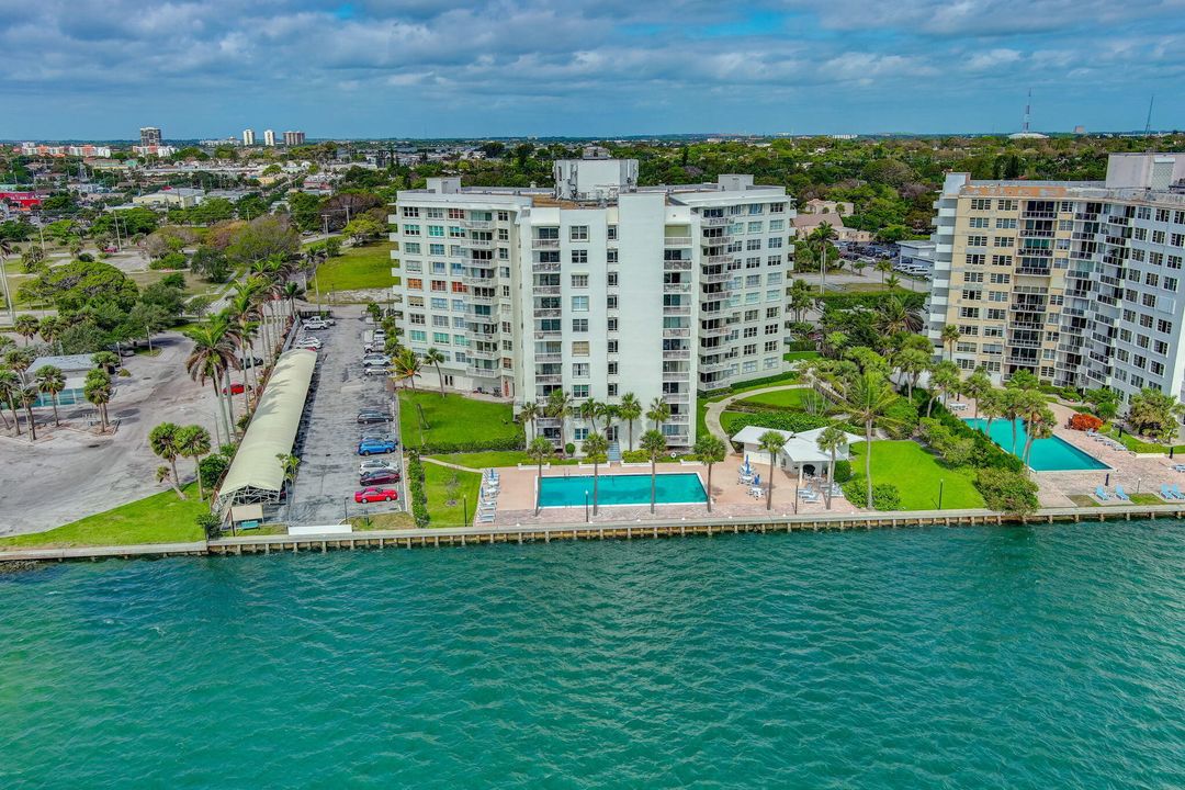 For Sale: $695,000 (3 beds, 2 baths, 1480 Square Feet)