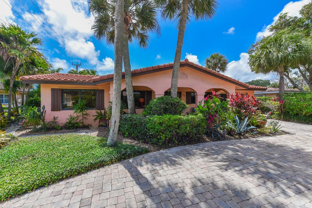 For Sale: $1,030,000 (3 beds, 2 baths, 1863 Square Feet)