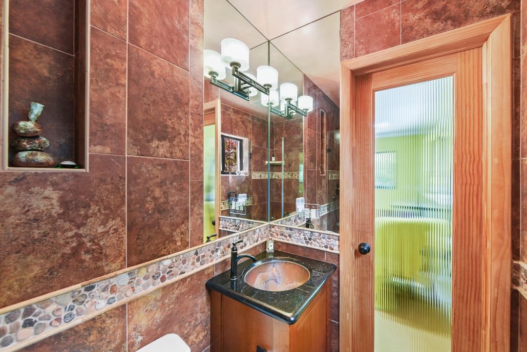 For Sale: $1,030,000 (3 beds, 2 baths, 1863 Square Feet)