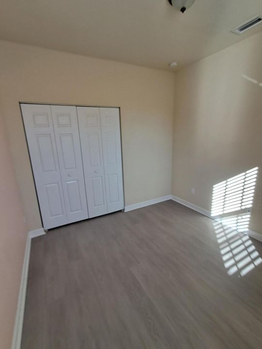 For Rent: $2,900 (3 beds, 2 baths, 1983 Square Feet)