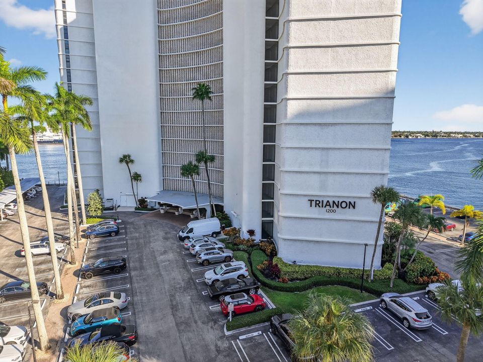 На продажу: $1,150,000 (2 спален, 2 ванн, 1247 Квадратных фут)