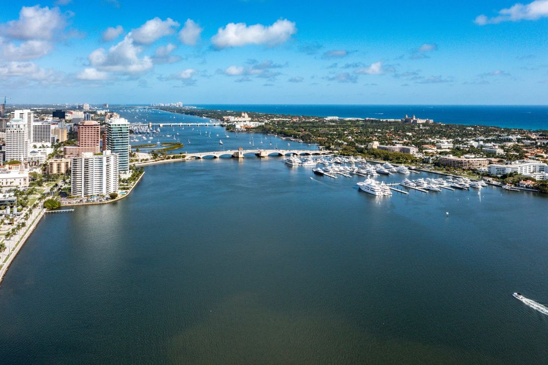 На продажу: $1,150,000 (2 спален, 2 ванн, 1247 Квадратных фут)