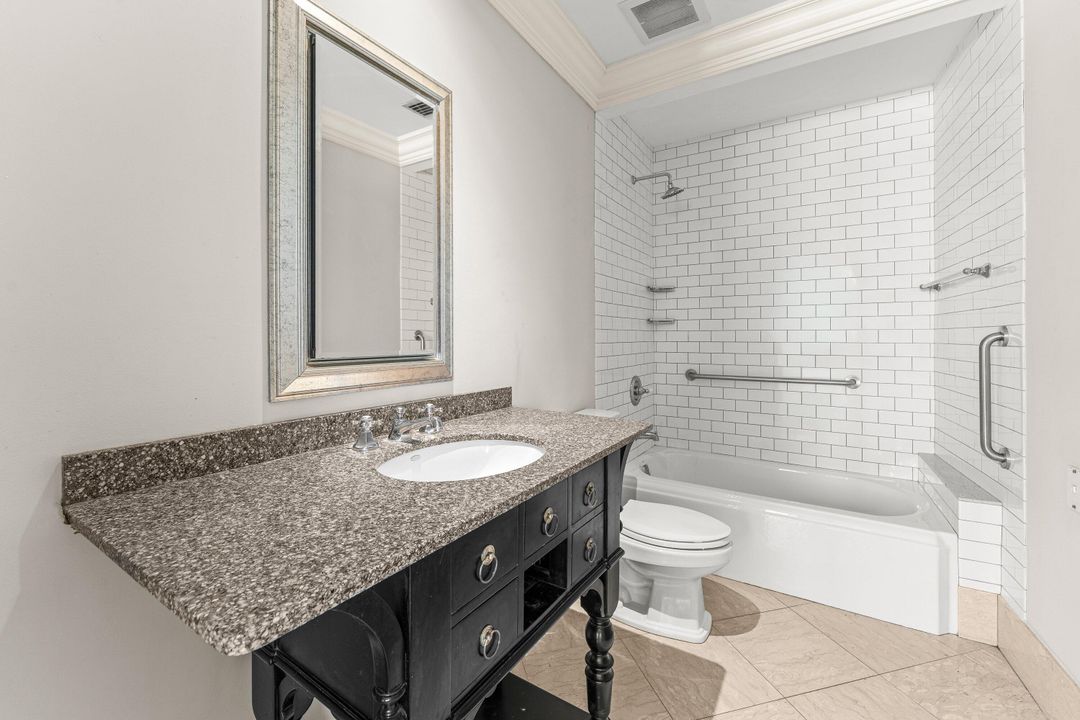 На продажу: $1,150,000 (2 спален, 2 ванн, 1247 Квадратных фут)