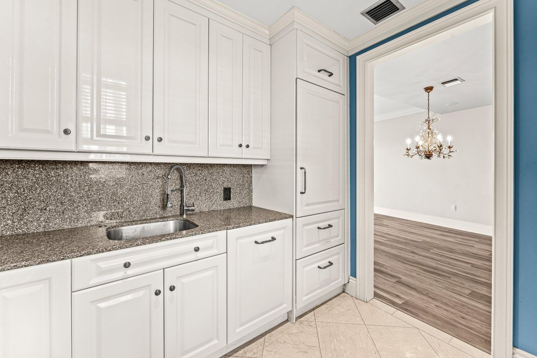 На продажу: $1,150,000 (2 спален, 2 ванн, 1247 Квадратных фут)