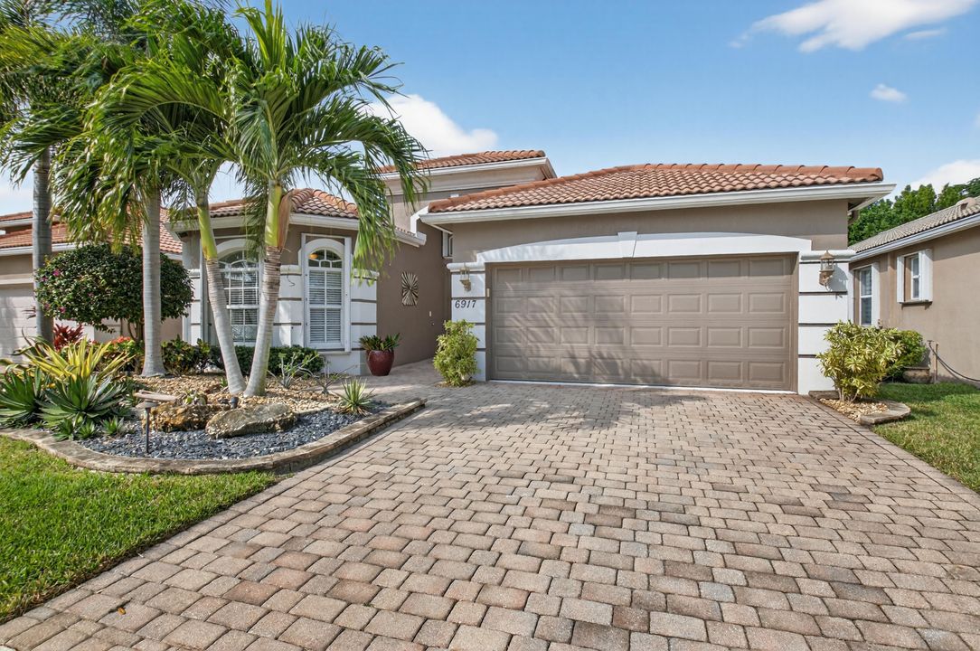 For Sale: $524,500 (3 beds, 2 baths, 2078 Square Feet)