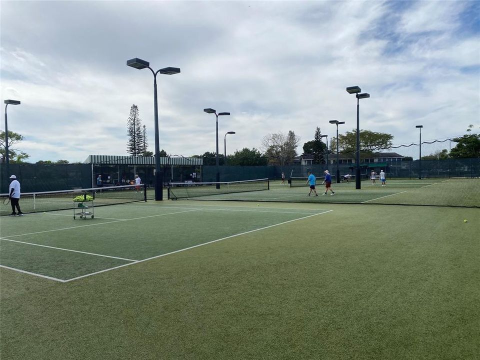 待售: $99,900 (1 贝兹, 1 浴室, 738 平方英尺)