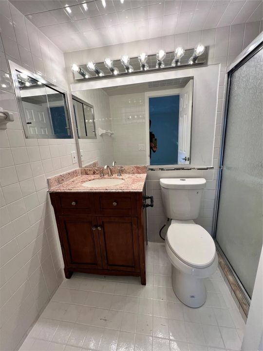 待售: $99,900 (1 贝兹, 1 浴室, 738 平方英尺)