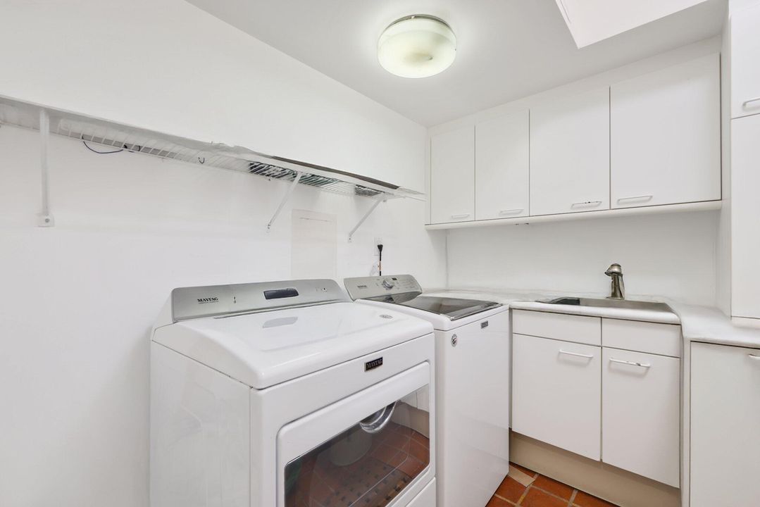 На продажу: $7,500,000 (3 спален, 3 ванн, 3020 Квадратных фут)