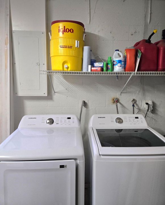 For Sale: $314,900 (2 beds, 2 baths, 932 Square Feet)