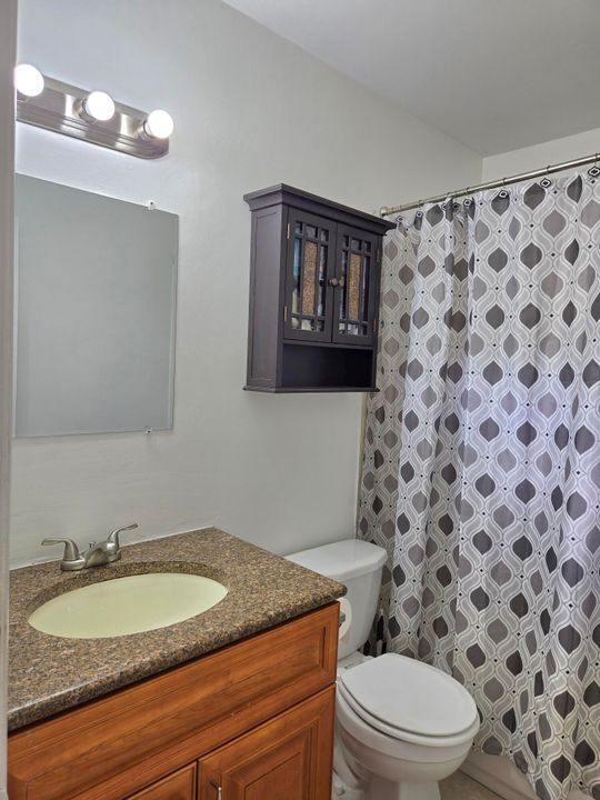 For Sale: $314,900 (2 beds, 2 baths, 932 Square Feet)