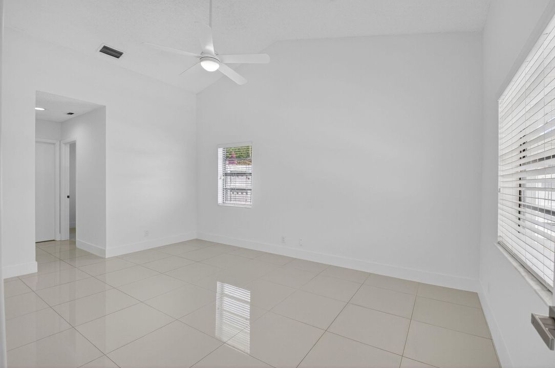 В аренду: $5,000 (4 спален, 2 ванн, 1973 Квадратных фут)