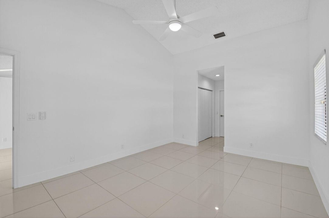 В аренду: $5,000 (4 спален, 2 ванн, 1973 Квадратных фут)