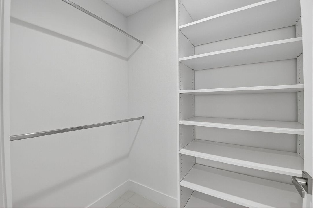 В аренду: $5,000 (4 спален, 2 ванн, 1973 Квадратных фут)