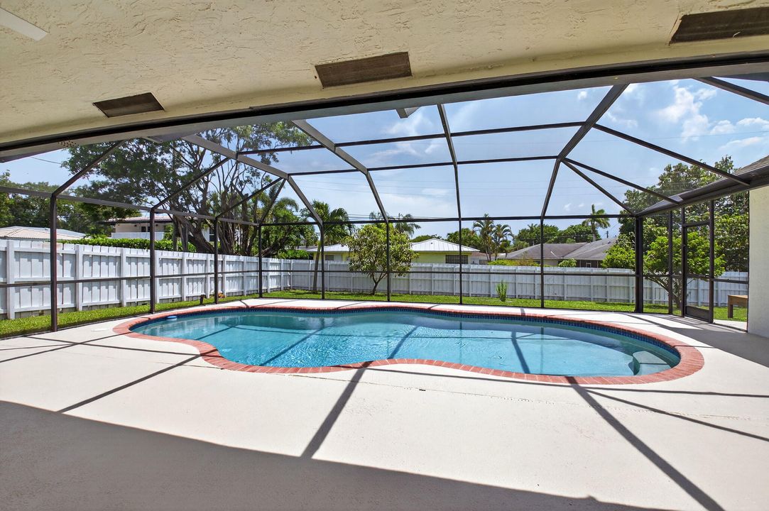 В аренду: $5,000 (4 спален, 2 ванн, 1973 Квадратных фут)