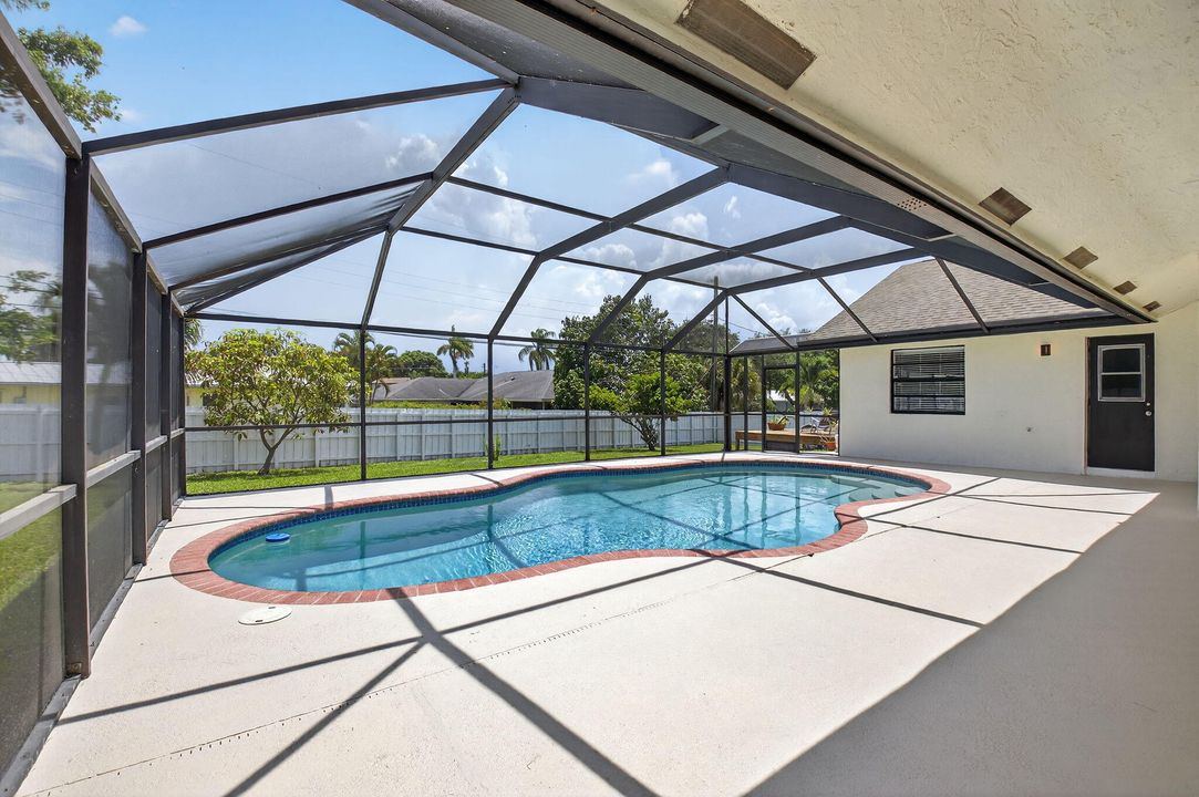 В аренду: $5,000 (4 спален, 2 ванн, 1973 Квадратных фут)