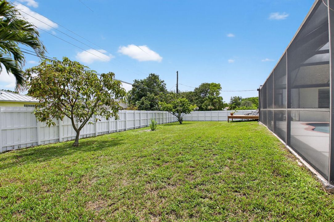 В аренду: $5,000 (4 спален, 2 ванн, 1973 Квадратных фут)