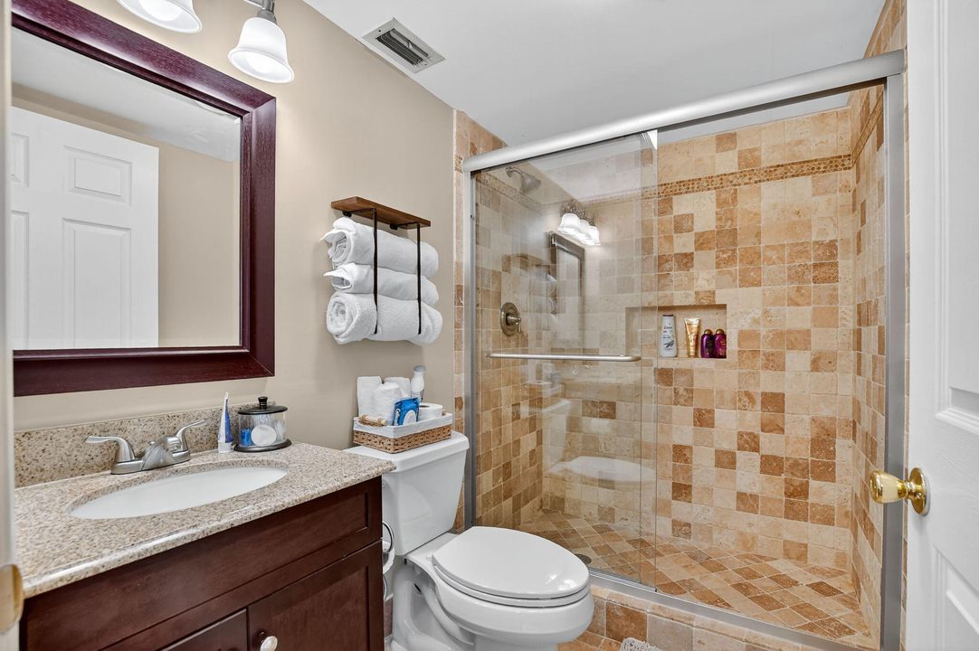 For Sale: $369,000 (2 beds, 2 baths, 1302 Square Feet)