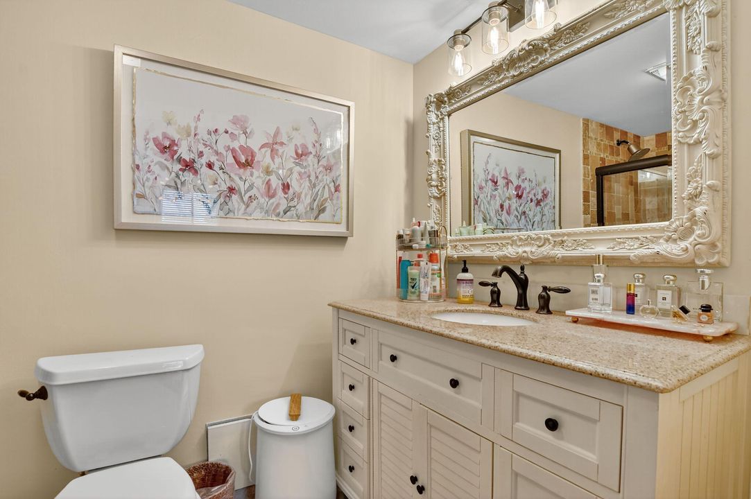 For Sale: $369,000 (2 beds, 2 baths, 1302 Square Feet)