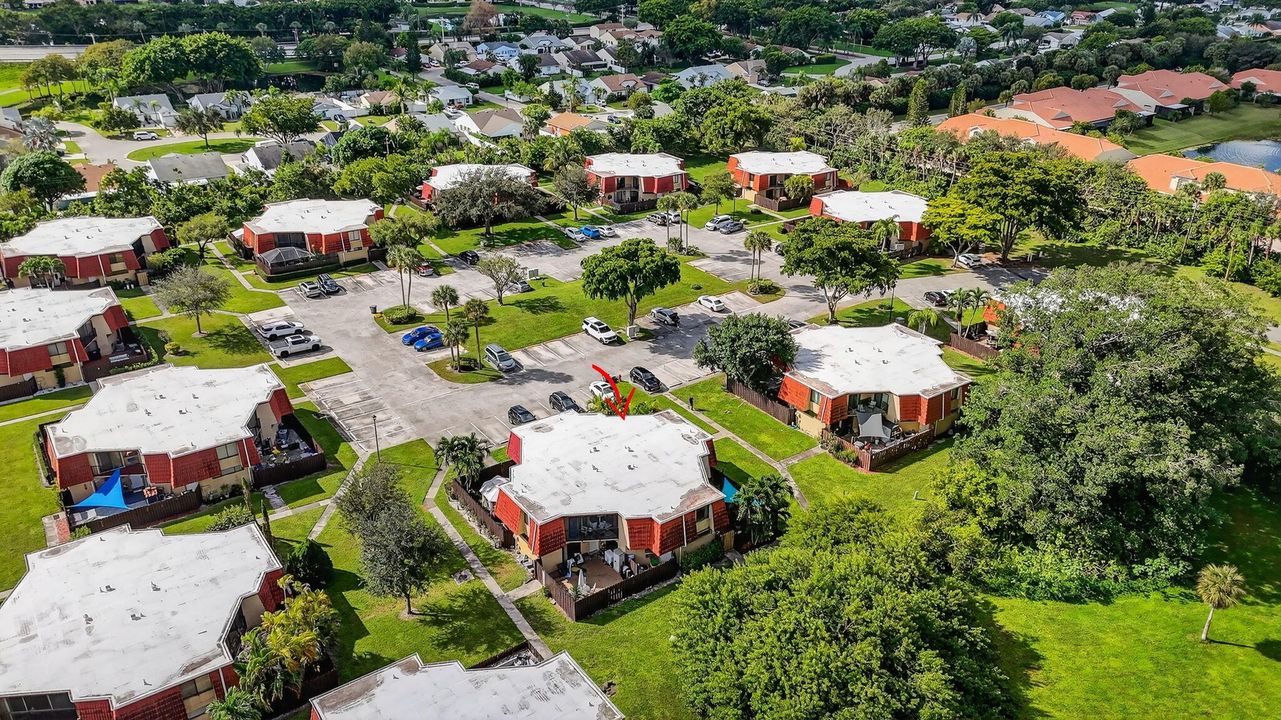 For Sale: $369,000 (2 beds, 2 baths, 1302 Square Feet)