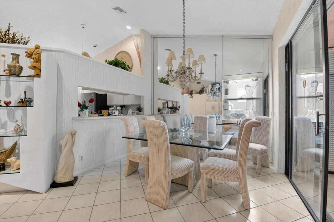 For Sale: $299,000 (2 beds, 2 baths, 1657 Square Feet)