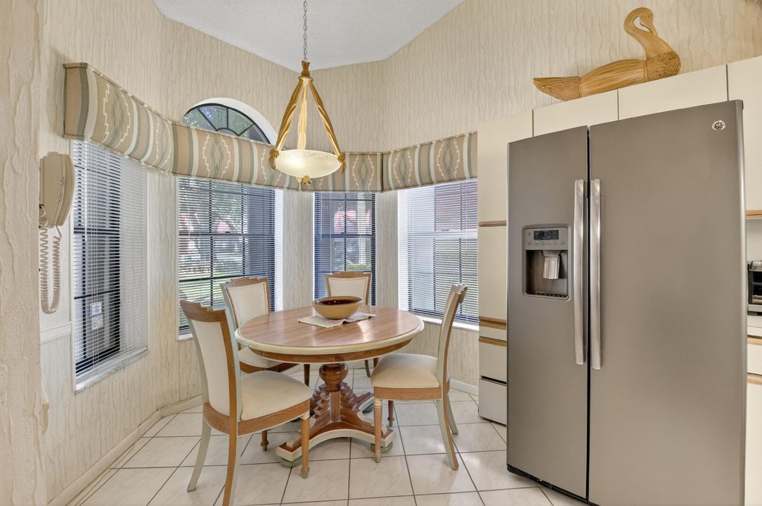 For Sale: $299,000 (2 beds, 2 baths, 1657 Square Feet)