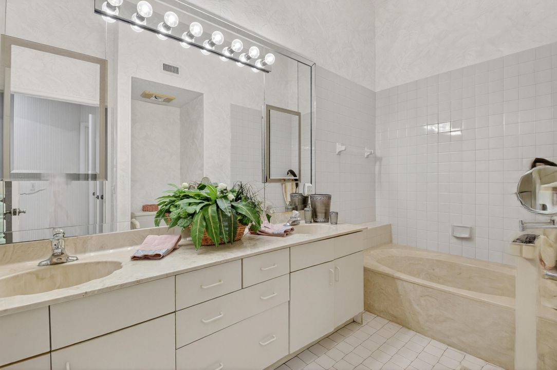 For Sale: $299,000 (2 beds, 2 baths, 1657 Square Feet)