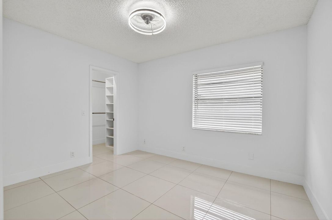 В аренду: $5,000 (4 спален, 2 ванн, 1973 Квадратных фут)